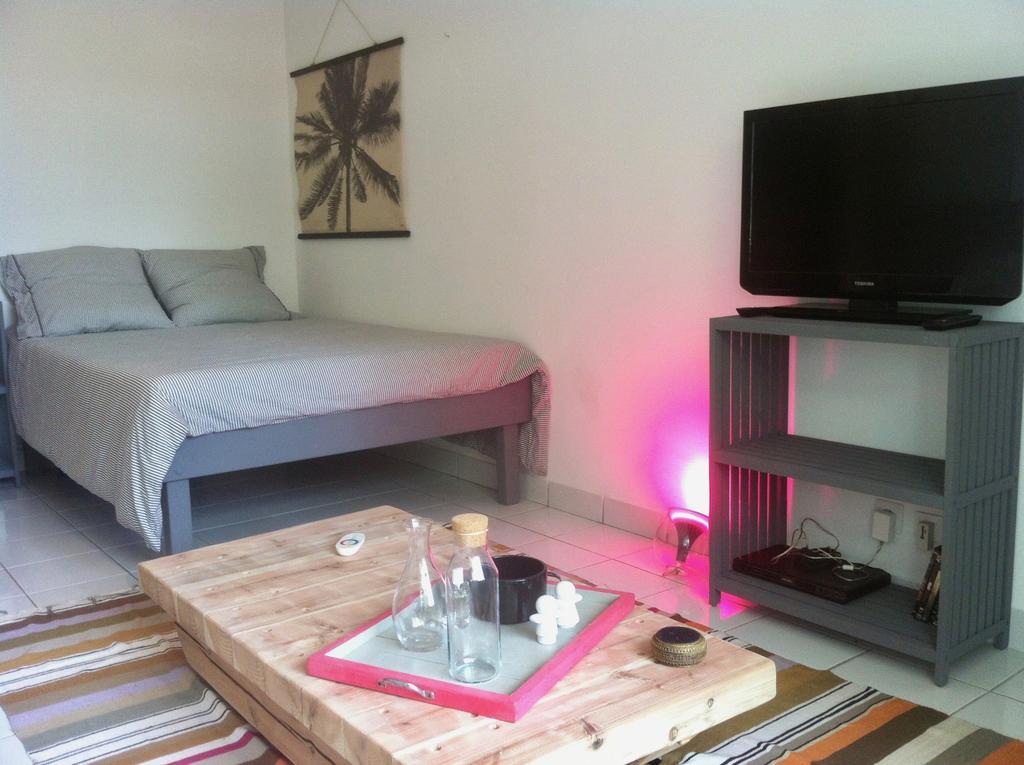 Appartement A deux pas de L'ocean à Saint-Gilles Les Bains Extérieur photo